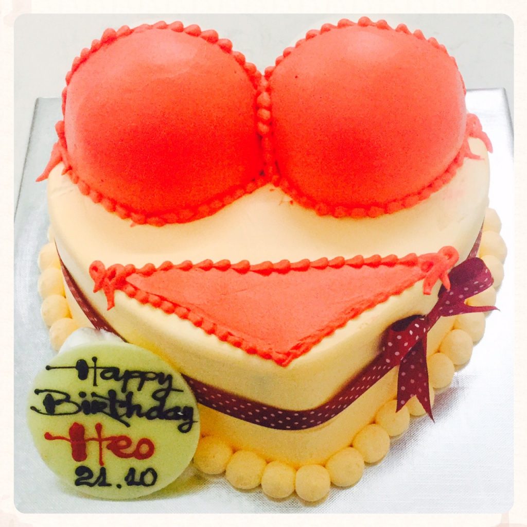 Bánh sinh nhật bựa hình nội y màu đỏ - Bánh Thiên Thần : Chuyên nhận đặt  bánh sinh nhật theo mẫu