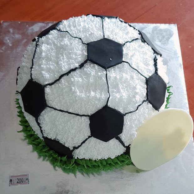 Bánh sinh nhật mô hình quả bóng đá - Thu Hường bakery