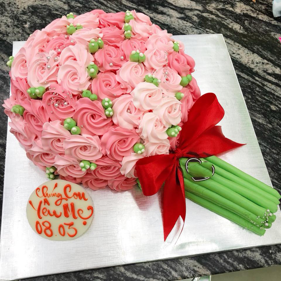 Bánh kem tạo hình bó hoa hồng cực xinh tươi và lãng mạn - Bánh ...