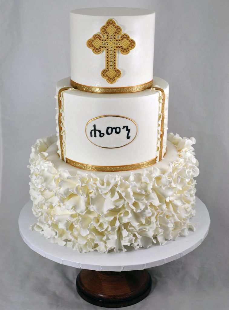 Bánh fondant 3 tầng hình chân váy hoa và cây thánh giá ấn tượng - Bánh  Thiên Thần : Chuyên nhận đặt bánh sinh nhật theo mẫu