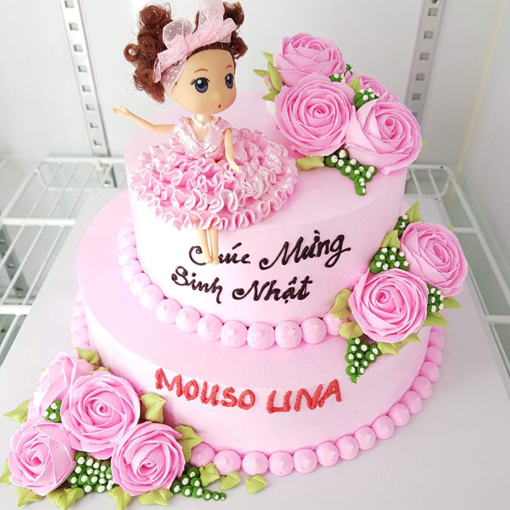 Bánh fondant hình toà lâu đài màu hồng và bé búp bê đáng yêu mừng sinh nhật  bé gái tuổi Tỵ - Bánh Thiên Thần : Chuyên nhận đặt bánh sinh nhật