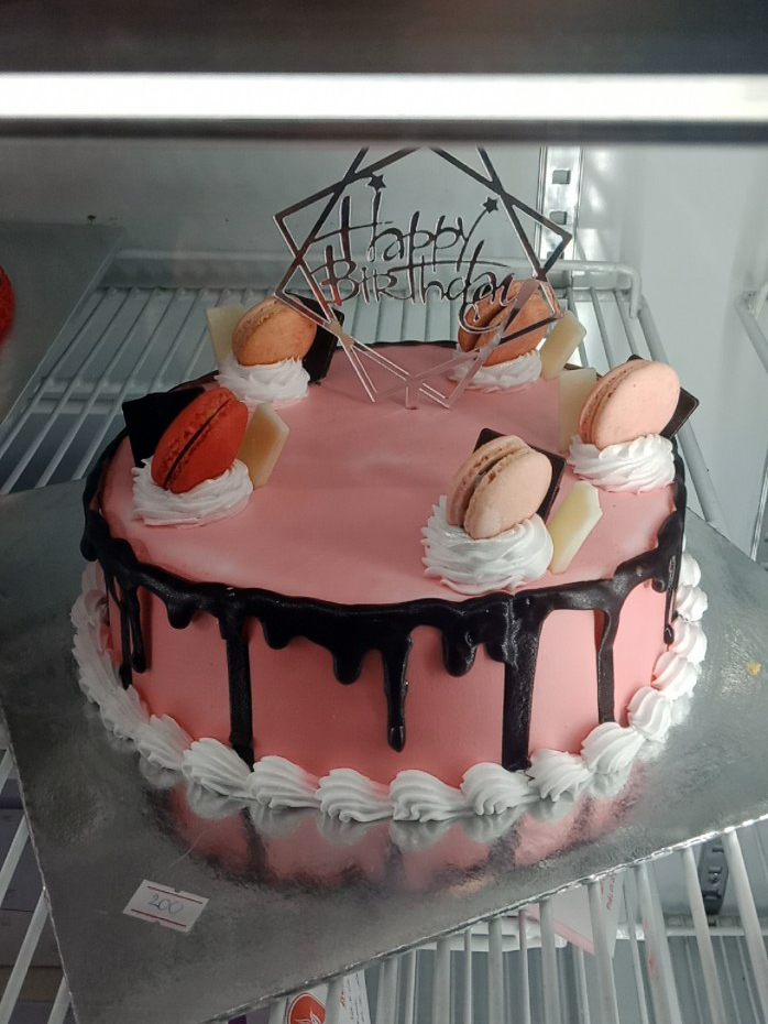 Bánh kem sinh nhật đơn giản A17 màu hồng nhiều tim ở trên bánh ngọt ngào  không quá sến - TIEMBANHQUYNH - Quỳnh Bakery