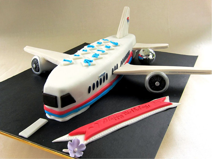 Bánh sinh nhật trang trí hình vẽ ô tô và máy bay dễ thương cho bé trai -  Bánh Thiên Thần : Chuyên nhận đặt bánh sinh nhật theo mẫu