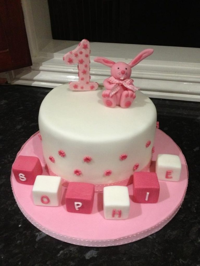Bánh sinh nhật tạo hình 3d chú thỏ trắng ôm cà rốt đáng yêu tặng bé gái   Bánh Kem Ngộ Nghĩnh