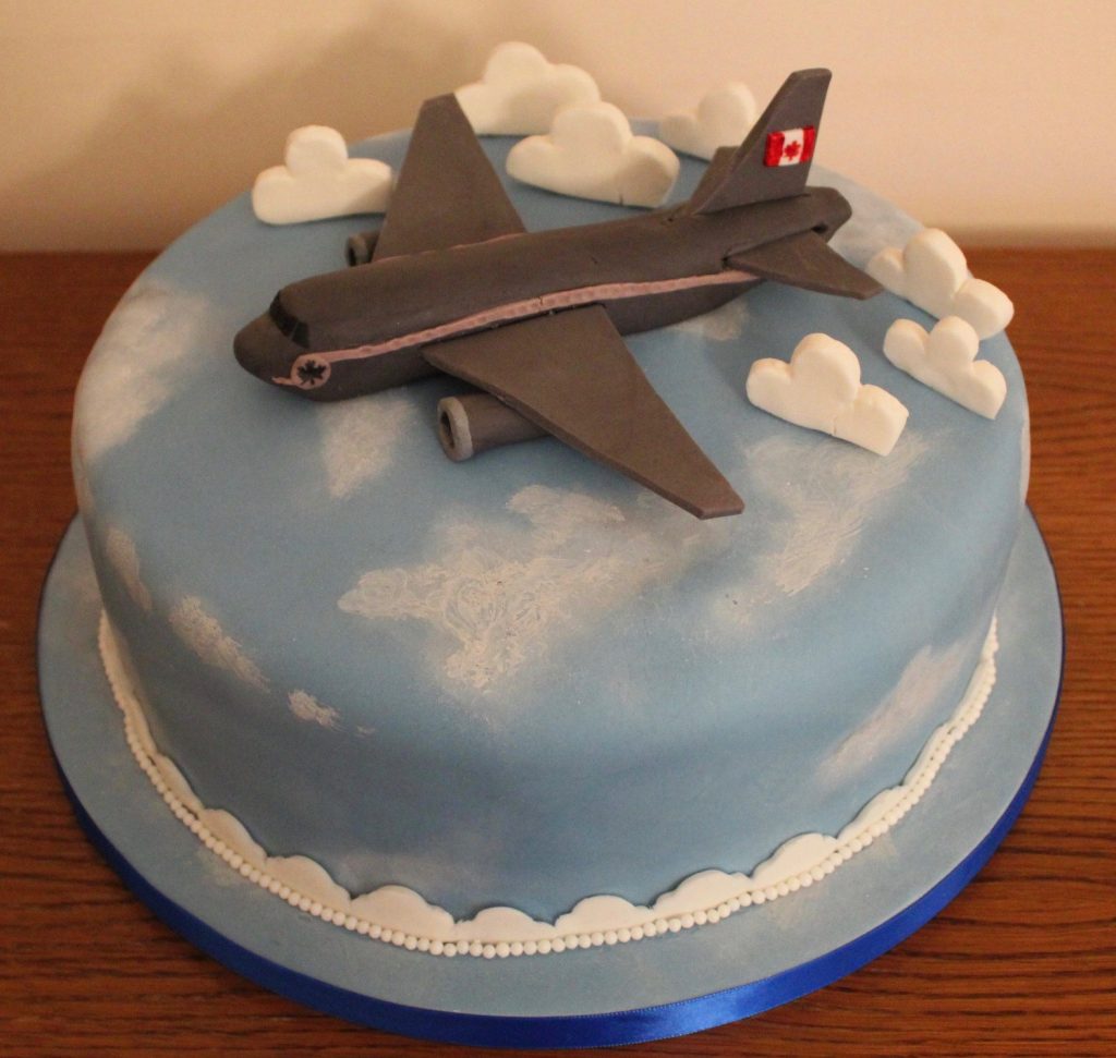 Bánh sinh nhật máy bay cho con trai