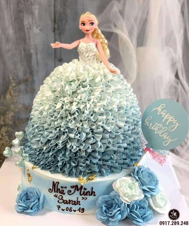 Bánh sinh nhật tạo hình công chúa elsa màu xanh đẹp độc lạ