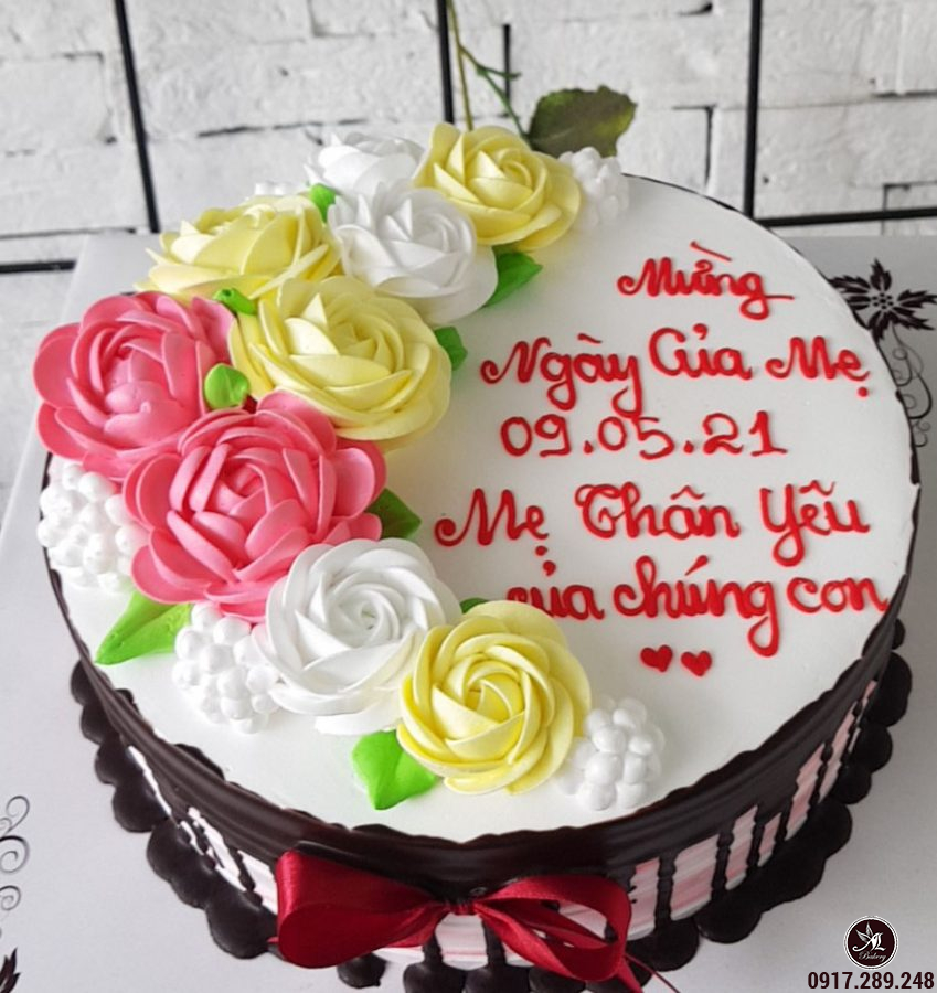 Hồng Đăng lộ diện khác lạ cùng bà xã tổ chức sinh nhật cho con gái
